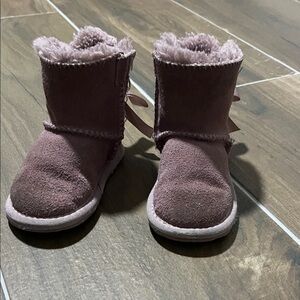 Mauve Suede Boots with Ribbon